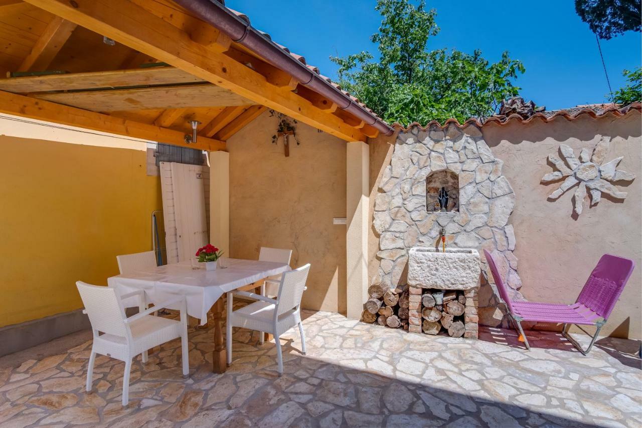 Mediterranes Ferienhaus M. Terrasse Велі-Лошинь Екстер'єр фото