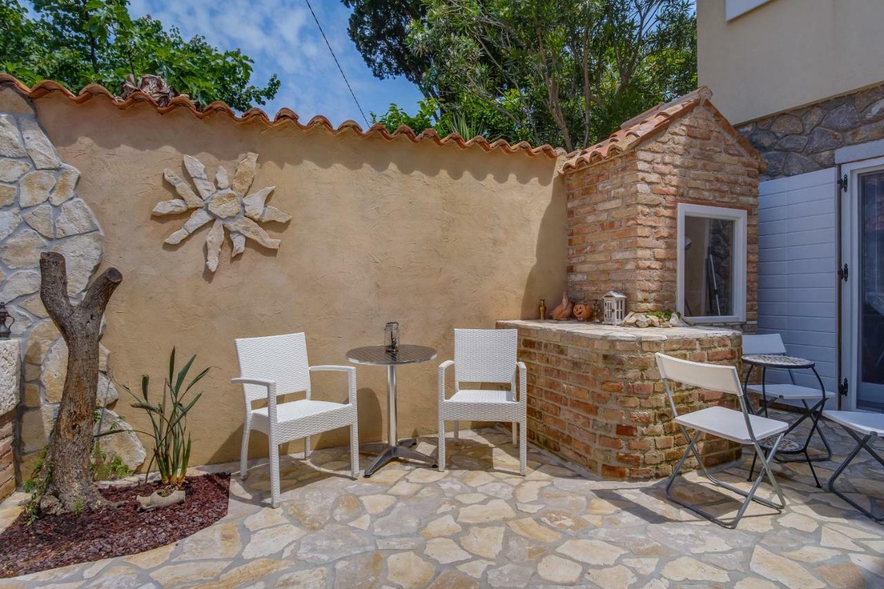 Mediterranes Ferienhaus M. Terrasse Велі-Лошинь Екстер'єр фото