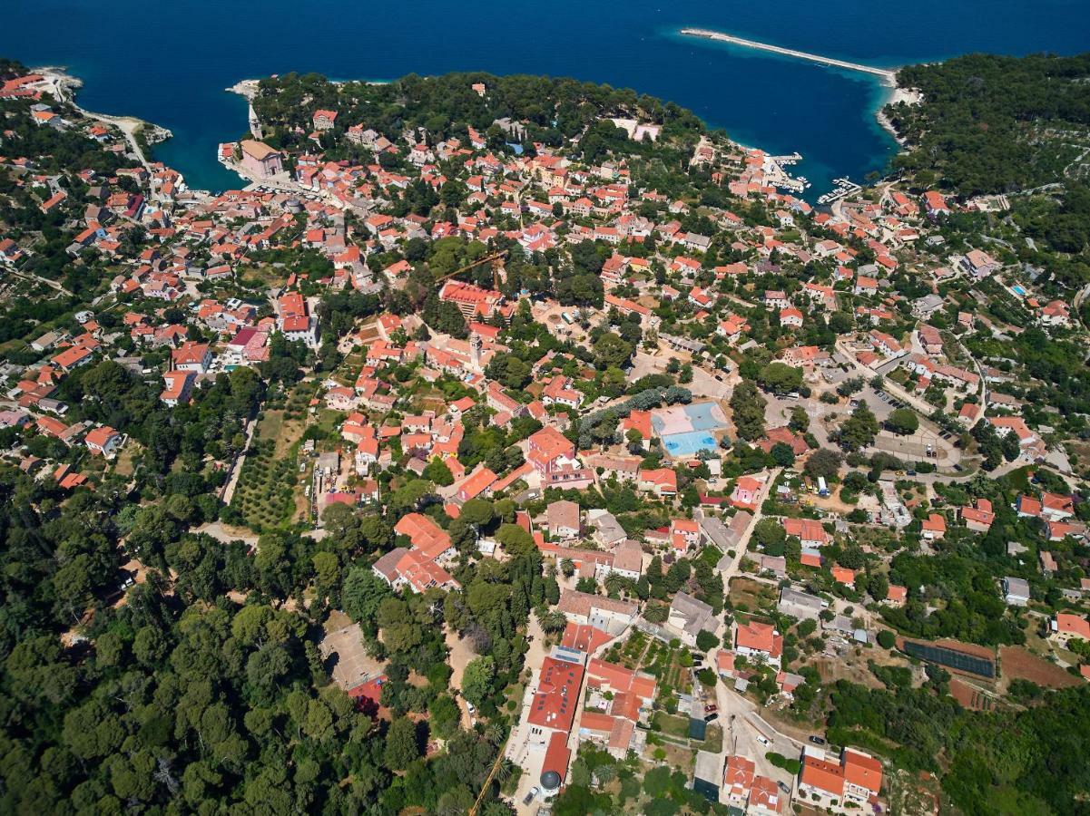 Mediterranes Ferienhaus M. Terrasse Велі-Лошинь Екстер'єр фото