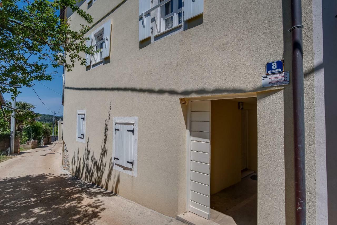 Mediterranes Ferienhaus M. Terrasse Велі-Лошинь Екстер'єр фото